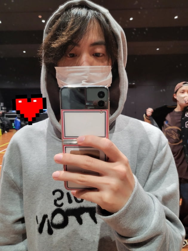 방탄소년단 진, 거울 셀카에 두근두근 콘서트 기대감 상승