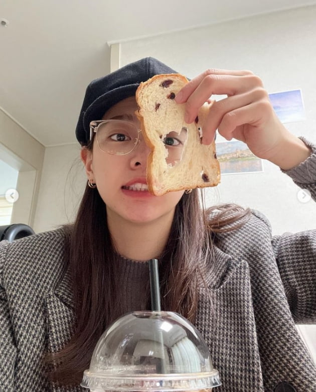 김세정, 귀염 뽀작 표정...휴일에 투표+아침 기분좋다[TEN★]