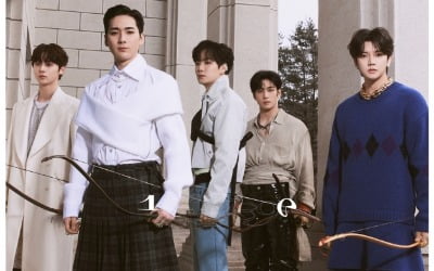 뉴이스트, 우아한 고전美…'니들 앤 버블' 단체 포토 공개