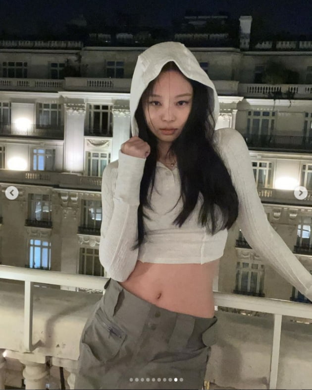 블랙핑크 제니, 파리 밤을 밝히는 섹시함...개미허리[TEN★]
