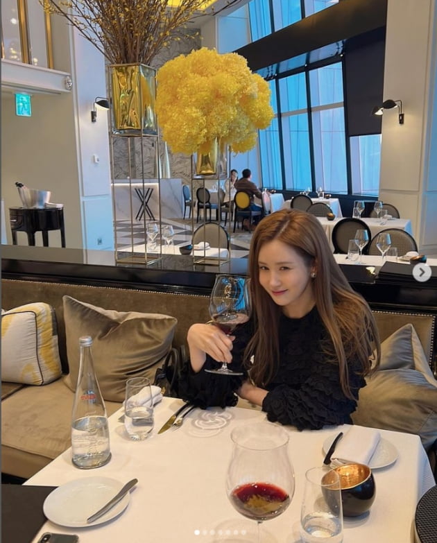 이다해, 분위기 멋진 레스토랑 여자 둘이서 데이트...♥세븐은 어디에?[TEN★]