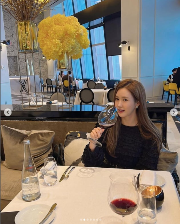 이다해, 분위기 멋진 레스토랑 여자 둘이서 데이트...♥세븐은 어디에?[TEN★]
