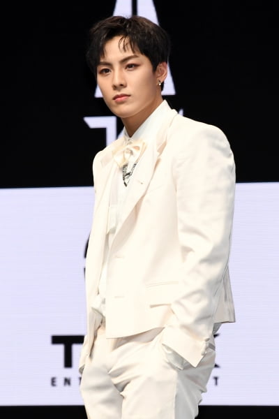 [TEN 포토] 탄 성혁 '그룹에서 내가 중심'