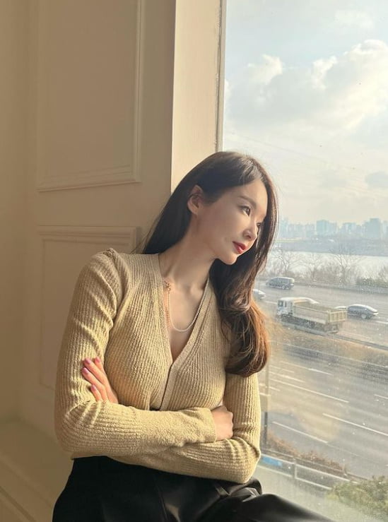 강민경, 봄에 더 예뻐지네…매일 미모 전성기 [TEN★]