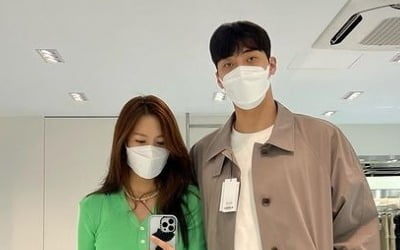 애프터스쿨 출신 정아, ♥정창영이랑 함께해 더 신났네…쇼핑 중인 애둘맘[TEN★]