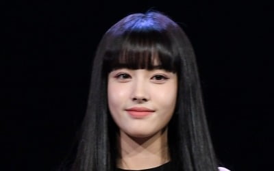 [공식] 스테이씨 윤, 코로나19 확진 "3차 접종 완료…나머지 멤버 음성"