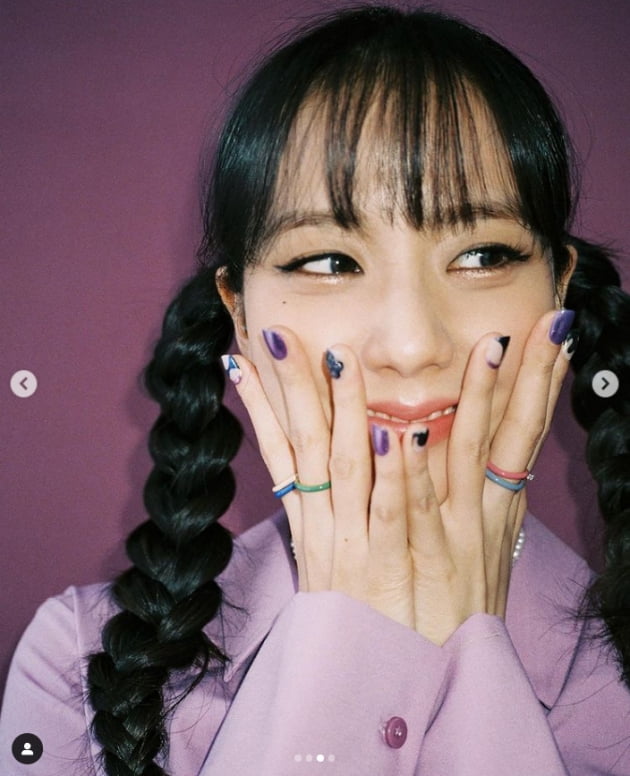 블랙핑크 지수, 양갈래 머리 변신...귀여움 오늘도 이쁨[TEN★]