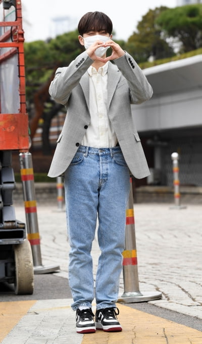[TEN 포토] 이기광 '가요광장 사랑해주세요~'