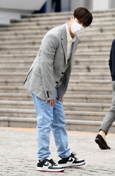 [TEN 포토] 이기광 '애교 눈웃음으로 여심올킬'