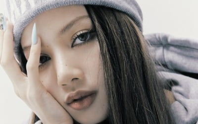 블랙핑크 리사 'MONEY', 스포티파이 신기록…K팝 솔로 최단 시간 4억 스트리밍