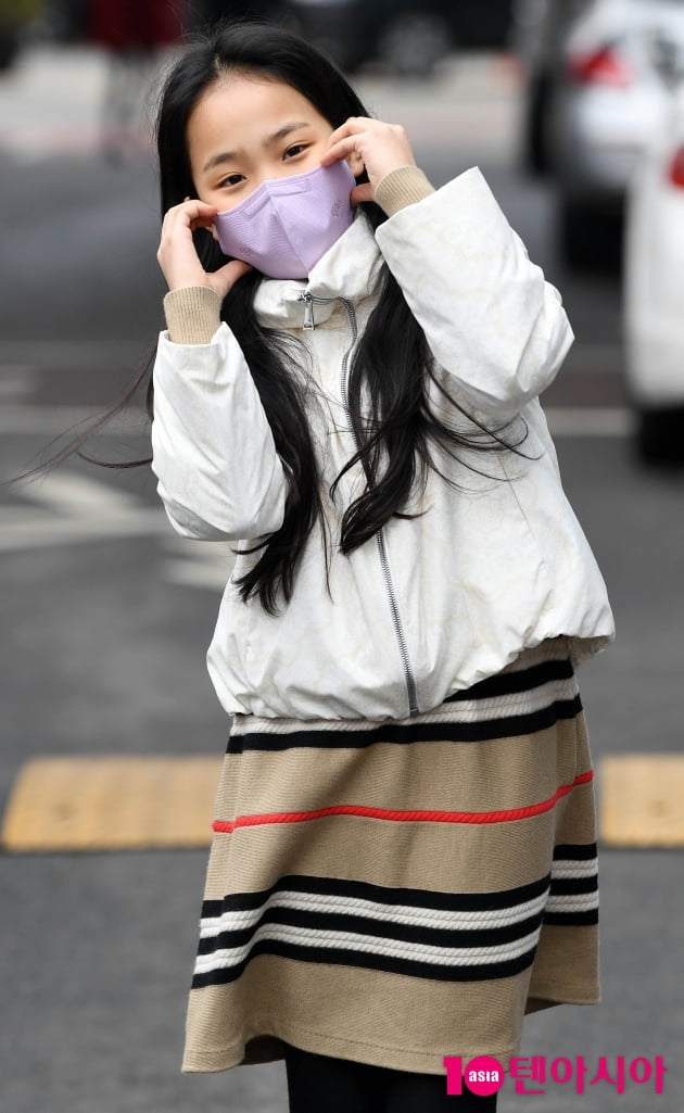[TEN 포토] 김태연 '앙증맞은 볼하트'