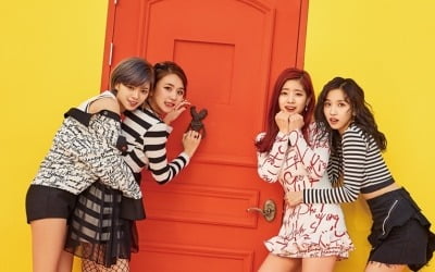 [공식] 트와이스 'KNOCK KNOCK' 뮤직비디오, 3억 뷰 돌파…통산 13번째