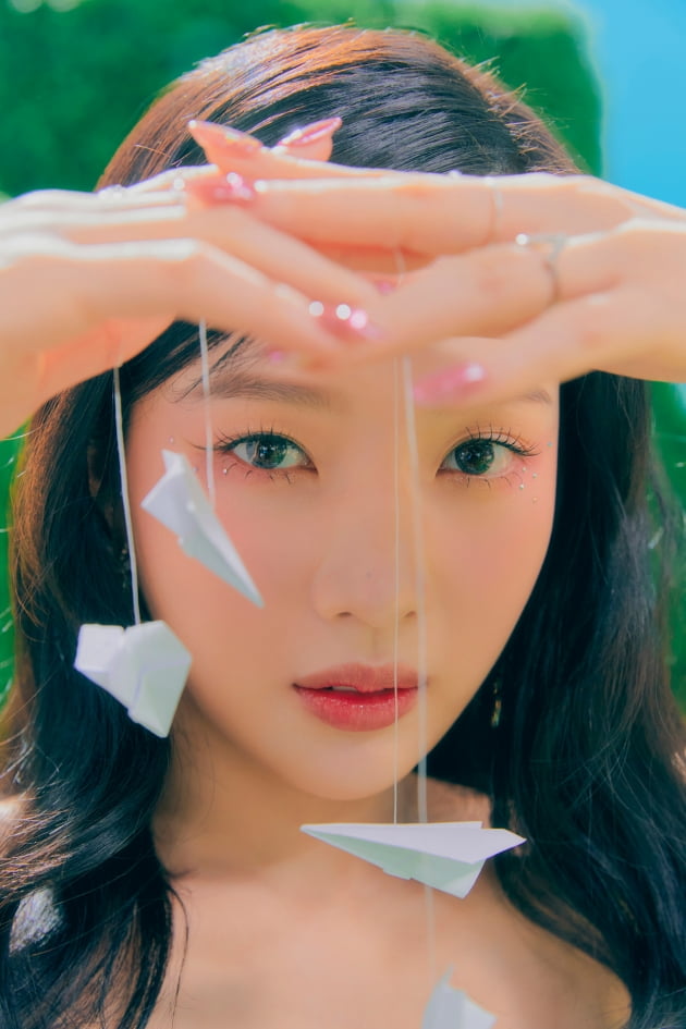 '컴백' 레드벨벳, 'Rainbow Halo'·'Beg For Me'…5色의 팔색조 매력