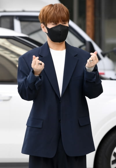 [TEN 포토] 김기태 '우승자의 스윗한 하트'