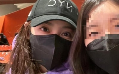 '음주운전 2번' 박시연, "BTS 많이 좋아해요" 보랏빛 공연장서 힐링 [TEN★]