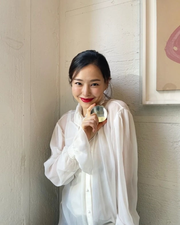 "오랜만에 샵 와서 신나"…'예비맘' 이하늬, ♥남편보다 광고주가 더 좋아할 레드립 [TEN★]