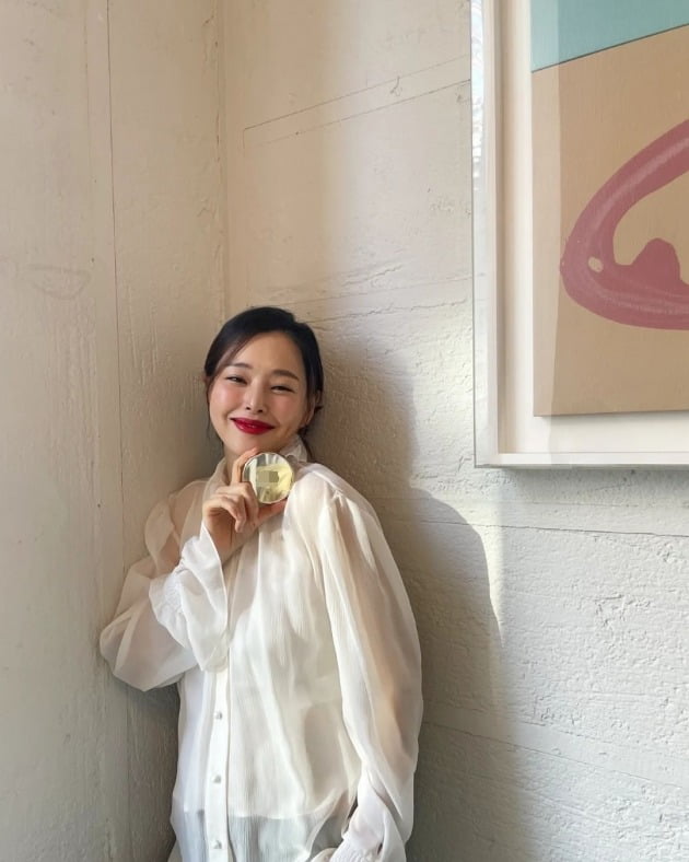 "오랜만에 샵 와서 신나"…'예비맘' 이하늬, ♥남편보다 광고주가 더 좋아할 레드립 [TEN★]