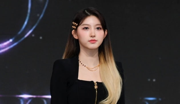 [공식] 아이브 가을, 코로나19 확진 "2차 접종 완료…나머지 멤버 음성"