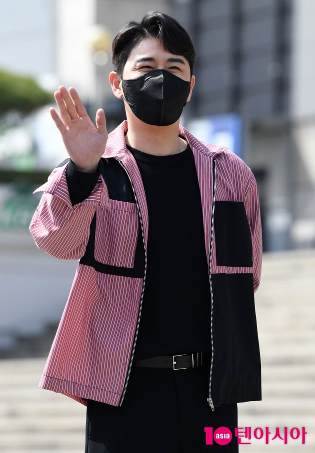 [TEN 포토] 영탁 '오늘 라디오 왔어요'