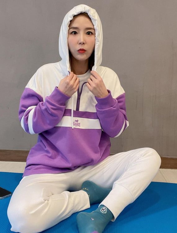 '42살' 신지, 젊어지는 샘물이라도 마셨나? 아기같은 얼굴 [TEN★]