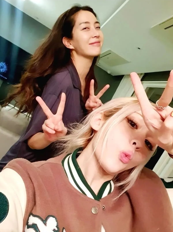 송윤아, 전소미 /사진=송윤아 인스타그램