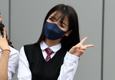 [TEN 포토] 오마이걸 승희 ' 깜찍 발랄 브이'