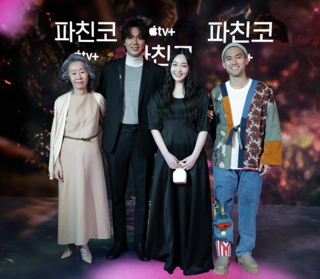 배우 윤여정(왼쪽부터), 이민호, 김민하, 진하가 18일 오전 열린 애플TV+ '파친코'의 온라인 프레스 컨퍼런스에 참석했다. / 사진제공=애플TV+