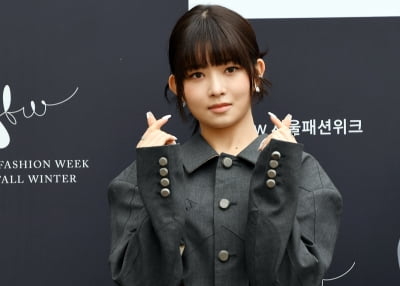 [TEN 포토] 아이브 레이 '러블리한 하트'