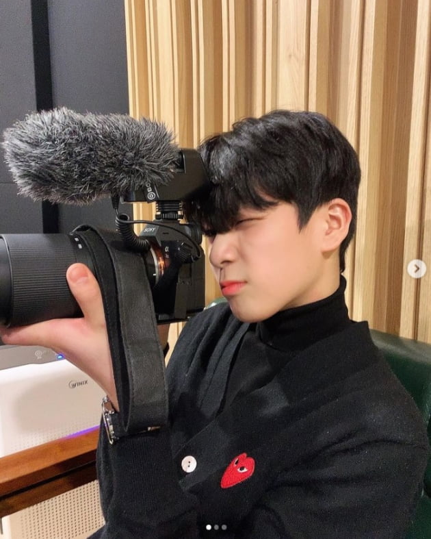 정동원, 출구 없는 무한매력...훈훈한 비주얼 카메라맨[TEN★]