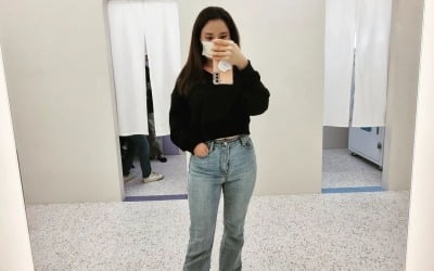 '돌싱' 유소민, 배 드러내는 "크롭은 처음이라서"…군살 제로 허리라인 [TEN★]