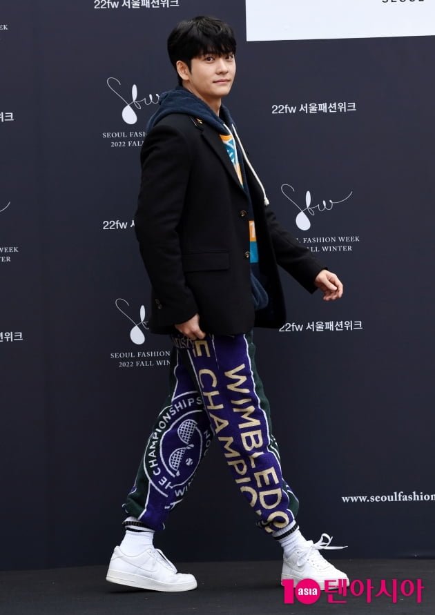 [TEN 포토] 강태오 '현실 남친룩'