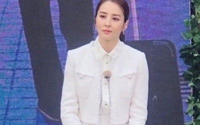 '기성용♥' 한혜진, 아나운서 데뷔한 줄 알겠네…단아+차분한 자태[TEN★]