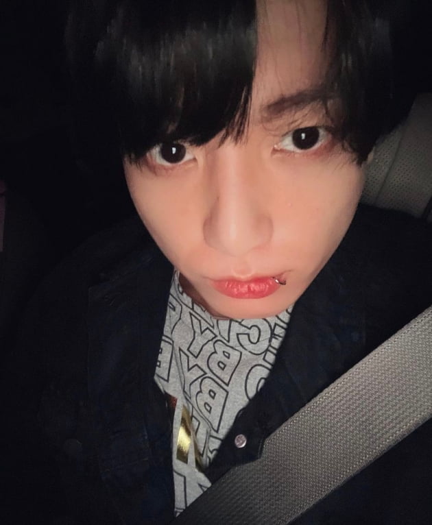 방탄소년단 정국, 퇴근길 막 찍어도 잘생김 폭발→9시간만 900만 '좋아요'