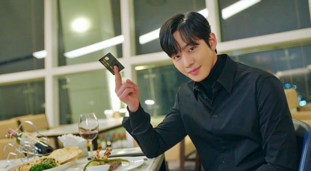 '재벌' 안효섭, '자기' ♥김세정 위한 플렉스 타임…블랙카드 꺼냈다('사내맞선')