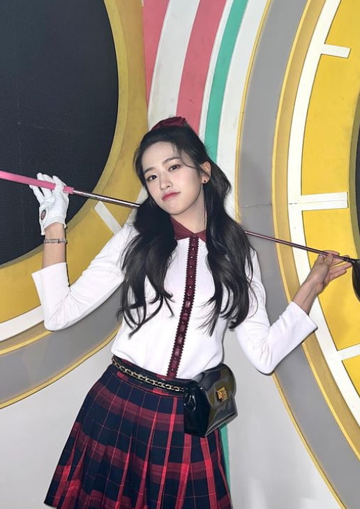 "나는야 골린이"…안유진, 20살 사랑스러운 골프룩 [TEN★]