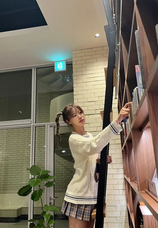 이미주, 여고생 놀이? 머리부터 발끝까지 '러블리' [TEN★]