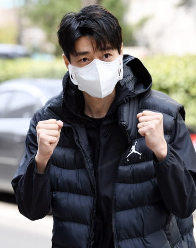 [TEN 포토] 서지석 '힘찬 파이팅!!'