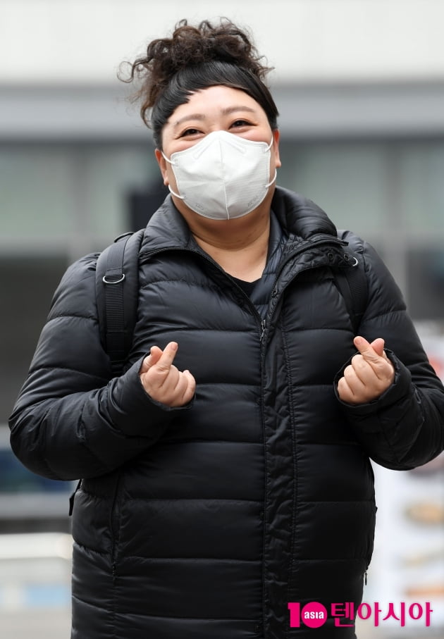 [TEN 포토] 박준면 '깜찍한 하트'