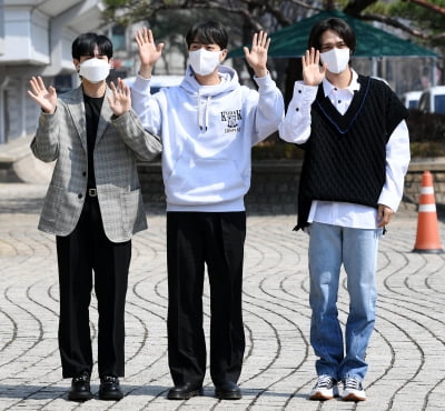 [TEN 포토] 하이라이트 양요섭-윤두준-손동운 '이기광의 가요광장 왔어요'