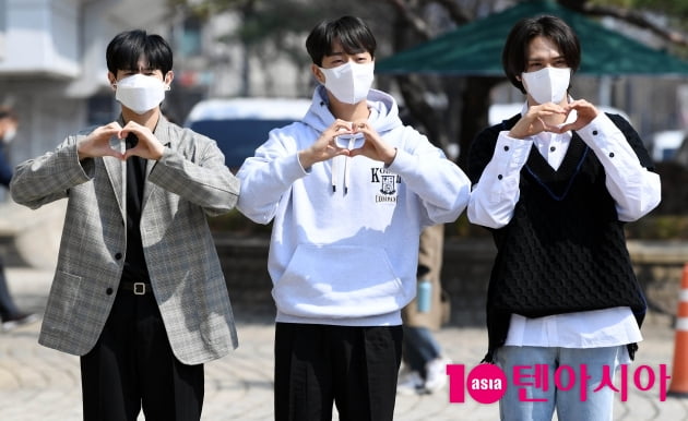 [TEN 포토] 하이라이트 양요섭-윤두준-손동운 '오래오래 활동하고 싶어요'