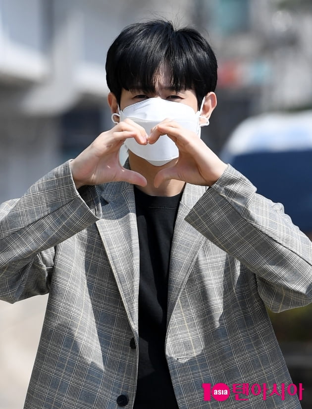 [TEN 포토] 하이라이트 양요섭 '하트 보다 작은얼굴'