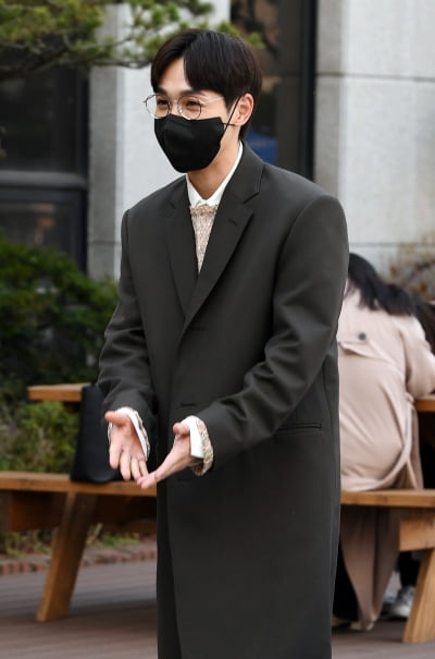 [TEN 포토] 이석훈 '다소곳하게'