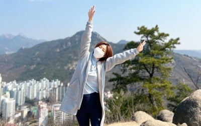 "덤벙대며 잘 사는 중" 이윤지, ♥치과의사 사모님의 "뒷산" 힐링[TEN★]