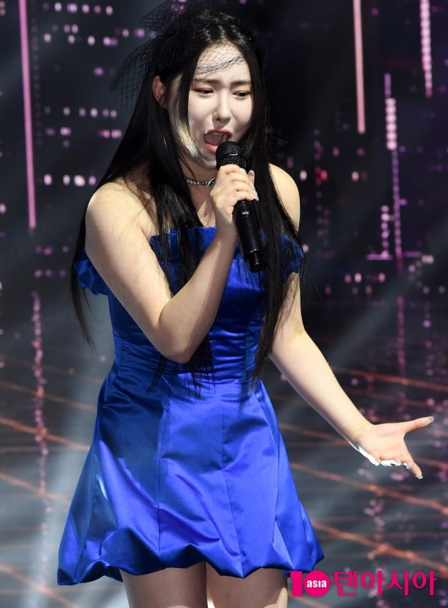 [TEN 포토] 브레이브걸스 민영 '파워 넘치는 고음'