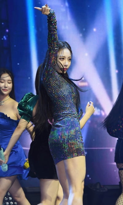 [TEN 포토] 브레이브걸스 은지 '한줌 허리'
