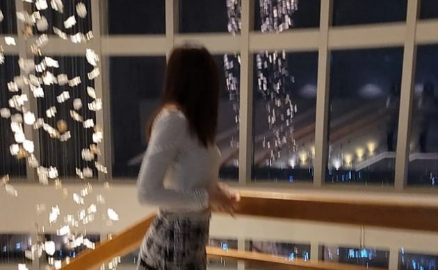 한혜진, 비로소 40대가 된 톱모델…40년 산 빈티지 와인 오픈[TEN★]