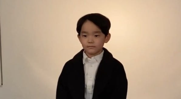 이범수♥이윤진 아들, 정말 그대로 컸네…7년 전 사진 지금이라 해도 믿겠어[TEN★]