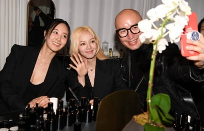 [TEN 포토] 홍석천 "소녀시대 유리-효연 스마일~"