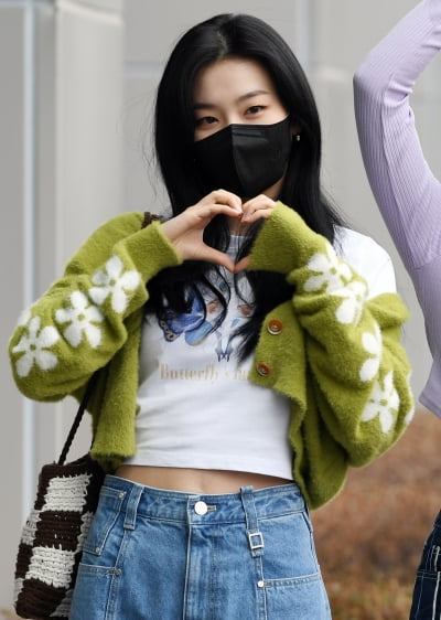 [TEN 포토] 레드벨벳 슬기 '살짝 보이는 복근'
