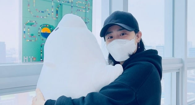 문근영, 애틋하고 귀여운 마음으로 끌어 안았네…돋보이는 동안美TEN★]